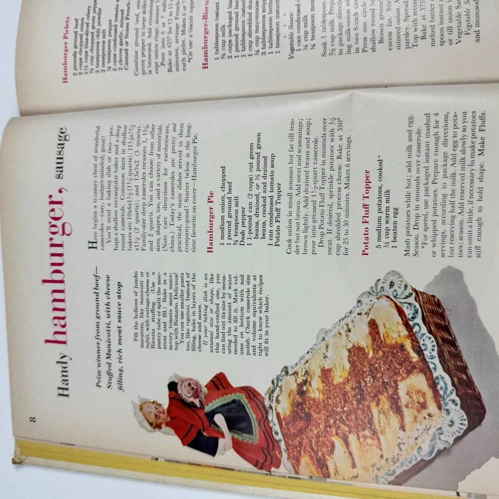Vintage 1961 Better Homes and Gardens Casserole Cook Book Hardcover Clippings‎